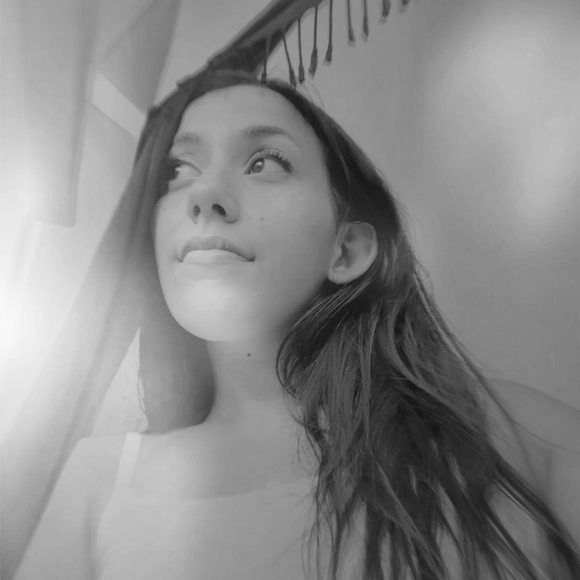 Meet your Posher, Mikayla - Picture 1 of 1